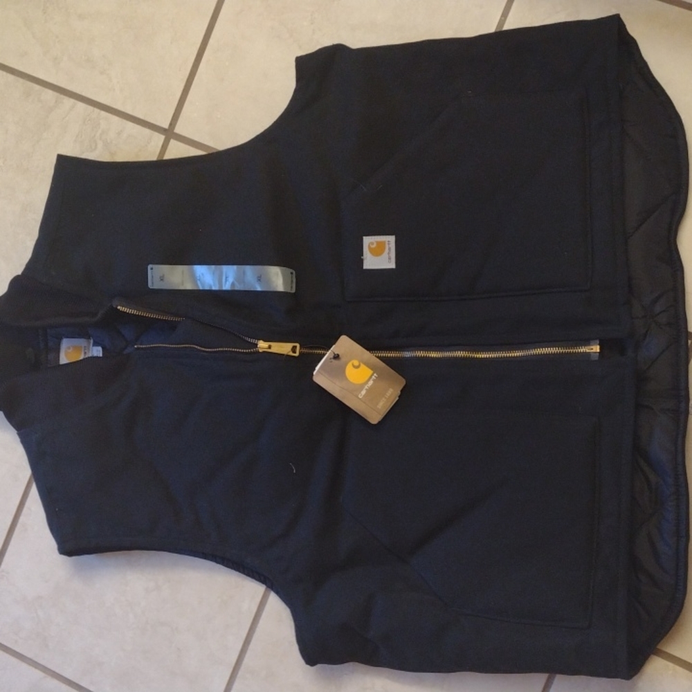 NWT Carhartt quilt lined vest